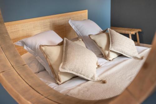 2 twin beds