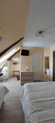 Hotel Beau Rivage - image 12