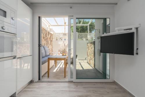 Orama Suites Milos 4