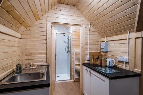 Душ, Cairngorm Bothies in Ебойн