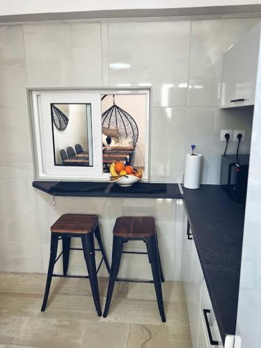 Minimal 3BR Apartment in Athens - image 14