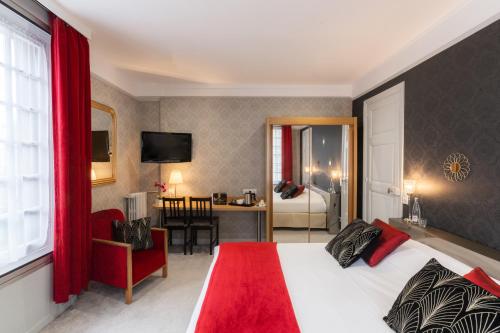 Grand Hotel de L'Esperance in ลิซิเออ