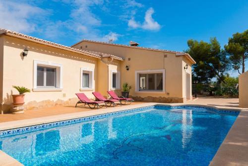 Villa with Private Pool room in Villa Amelia - PlusHolidays