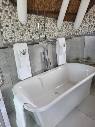 Beach Style Cottage - image 2