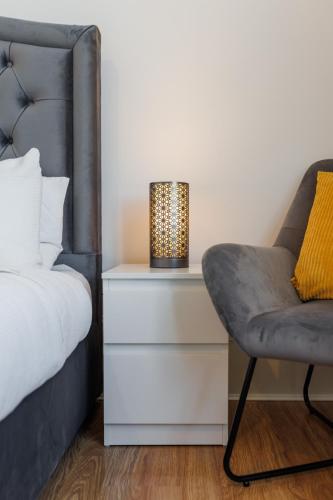Flatzy - Sleeps 16 Near Football Ground & Ping Pong Table, Liverpool (photo 4)