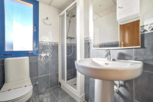 Apartment with Sea View image 10