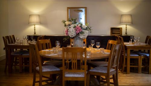 ห้องอาหาร, โรงแรมเรเดสเดล อาร์ม (Redesdale Arms Hotel) in โอเตอร์เบิร์น