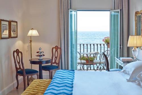 Chambre Double ou Lits Jumeaux de Luxe avec Balcon et Vue sur la Mer