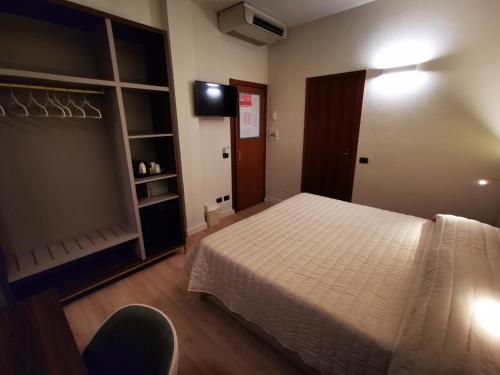 Hotel Balcony - image 10