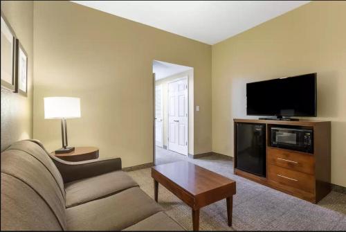 Comfort Inn & Suites Peachtree Corners - Norcross - image 13