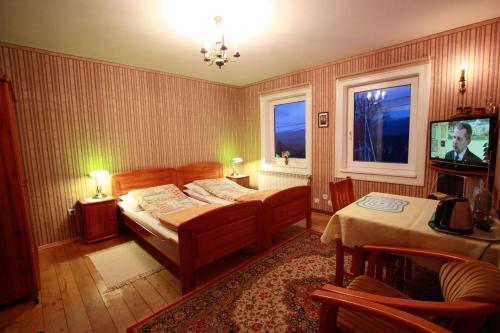 2 twin beds
