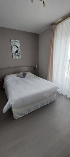 Hotel Beau Rivage - image 10