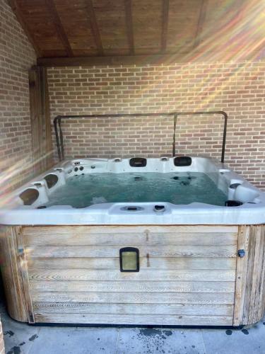 Ruime vakantiewoning tot 14pers. met jacuzzi & zwemvijver