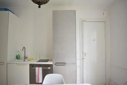 Modern 2 Bedroom Quai de Valmy - image 6