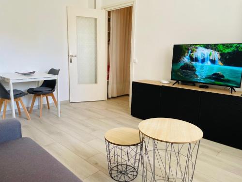 Magnifique studio indépendant au rez-de-chaussée - Location saisonnière - Tassin-la-Demi-Lune