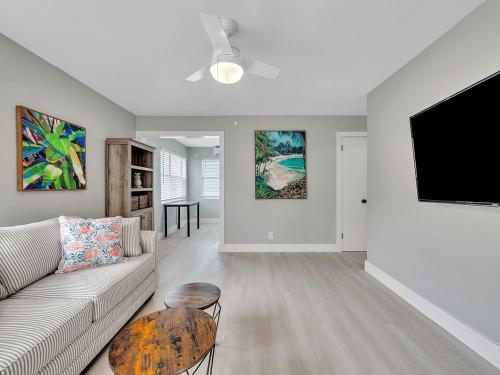 The Shell on Walnut 1BR1Bath Hollywood Beach Free Parking in Dania Beach, USA