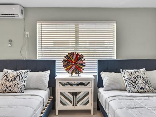 The Shell on Walnut Studio Hollywood Beach Free Parking in Dania Beach, USA