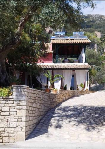 Eleni's Guesthouse 4