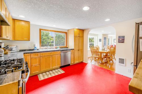 The Whalen House in Pacific City (OR)