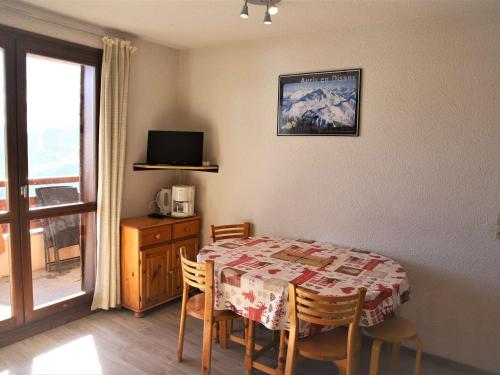 Appartement Auris, 1 pièce, 4 personnes - FR-1-297-58