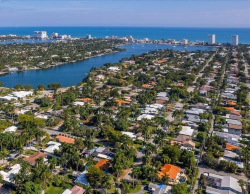 Hollywood Beach Private 4-bed 3-bath Villa Hollywood Beach Private 4-bed 3-bath Villa