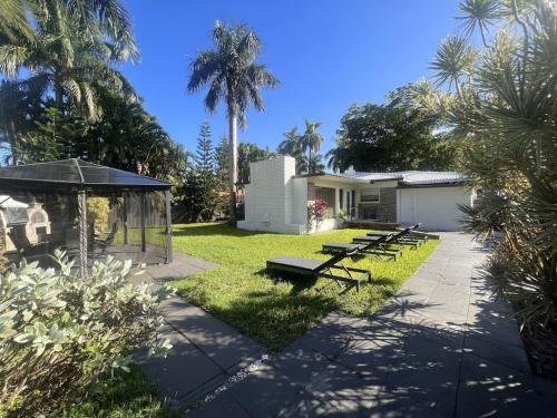 Hollywood Beach Private 4-bed 3-bath Villa Hollywood Beach Private 4-bed 3-bath Villa