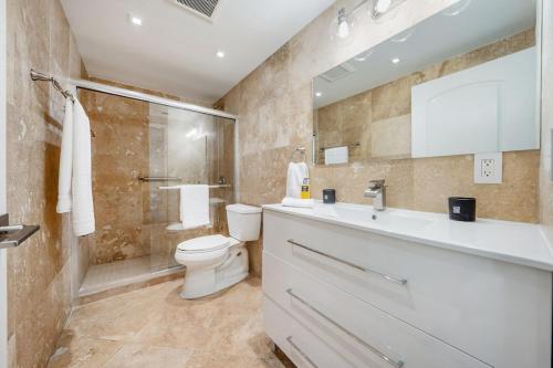 Hollywood Beach Private 4-bed 3-bath Villa Hollywood Beach Private 4-bed 3-bath Villa