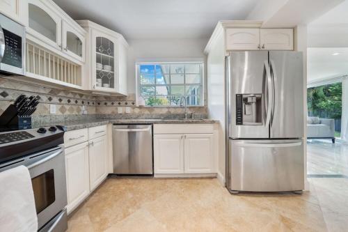 Hollywood Beach Private 4-bed 3-bath Villa Hollywood Beach Private 4-bed 3-bath Villa