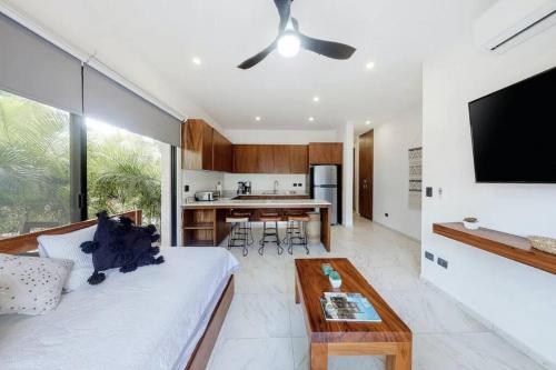 Contemporary poolside Condo, Wi-Fi - Paraiso Kaanal 101, Tulum (Foto 8)