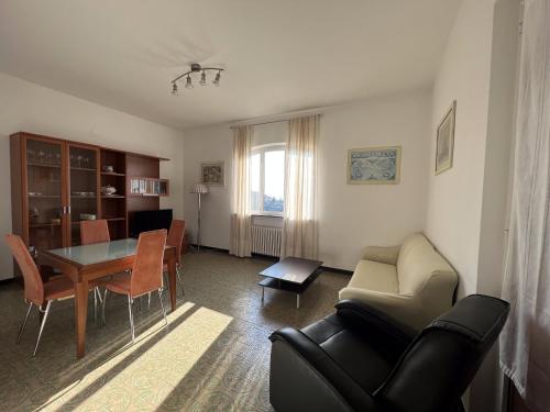  Appartamento vista mare in villa, Pension in Spotorno