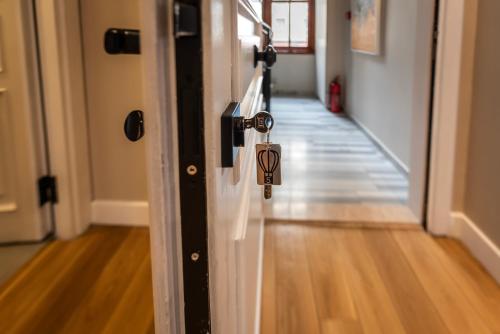 Bguest Pera Suites - image 10