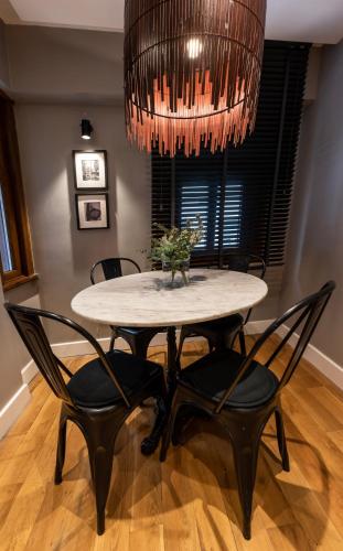 Bguest Pera Suites - image 3