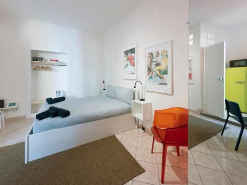Xenia Apartments - Stylish colorful apt- Upbeat & well-connected area 5