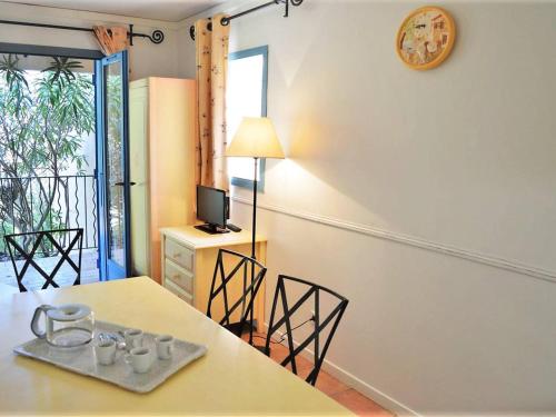 Appartement Le Lavandou, 2 pièces, 6 personnes - FR-1-251-235