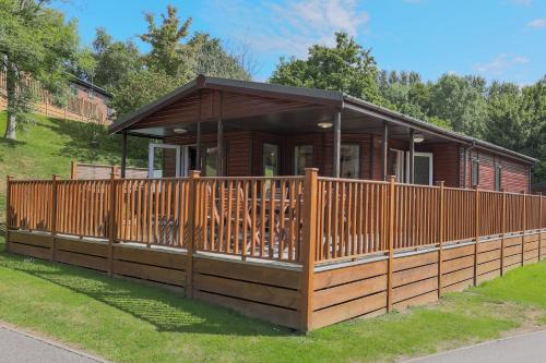 B&B Chudleigh - Spacious Woodland View Lodge in Devon - Bed and Breakfast Chudleigh