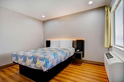 1 queen bed