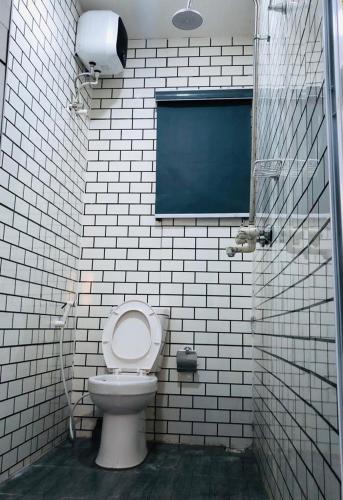 Awesome 1-Bed Apartment In Isheri-Egbeda Area With FREE WIFI & 24hrs Power photo