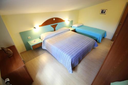 Two-Bedroom Apartment with Balcony image 9
