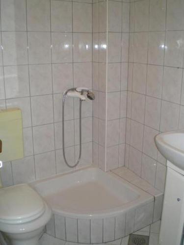 Three-Bedroom Apartment with Terrace image 6
