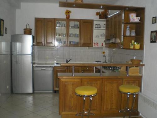 Three-Bedroom Apartment with Terrace image 5