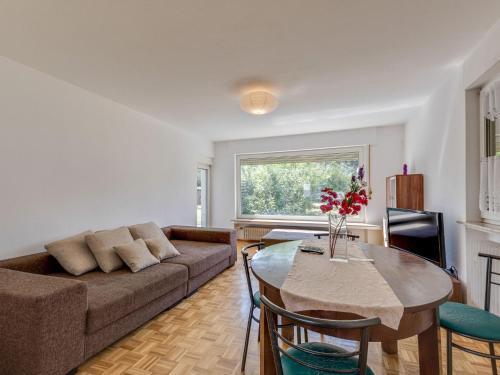 Charming Apartment in Fuldabrück with Garden