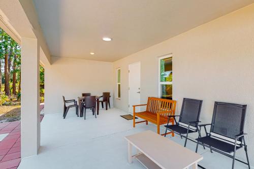Tropical Haven Retreat in Palm Bay, USA