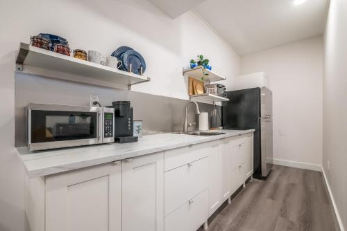 Spacious Newly Renovated 1 Bedroom Suite in Halifax (NS)