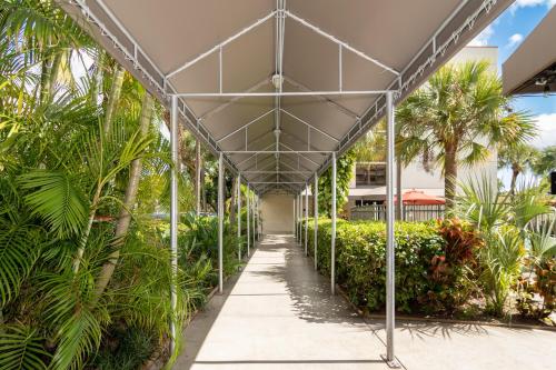 Red Roof PLUS+ Miami Airport