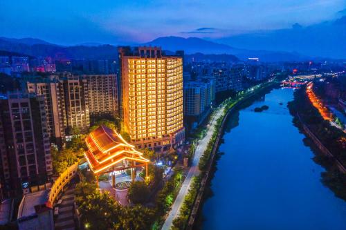 . Wuzhishan Qingneng Lijingwan Hotel