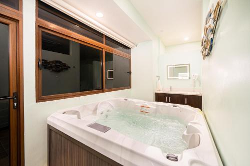 Bungalows Punta Uva Inn in Puerto Viejo de Talamanca