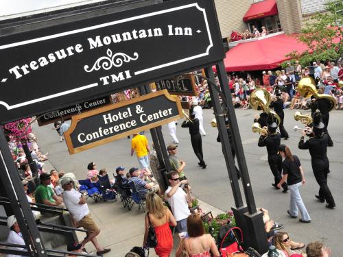 Treasure Mountain Inn