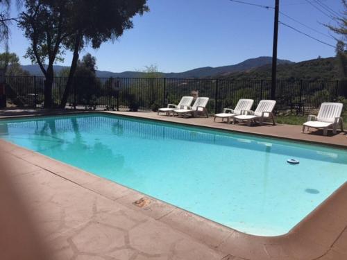 Mountain Trail Lodge Vacation Rental - 수영장