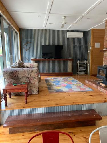 2 bedrooms, 3 beds