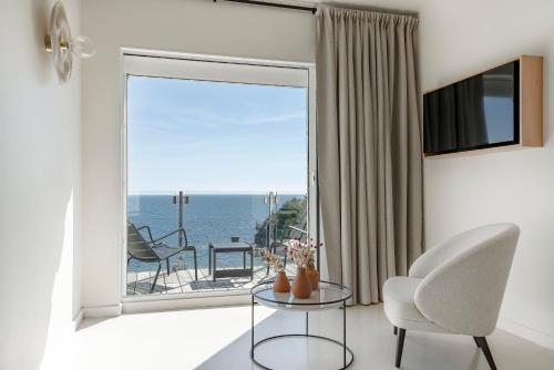 Superior Room with Balcony and Sea View
